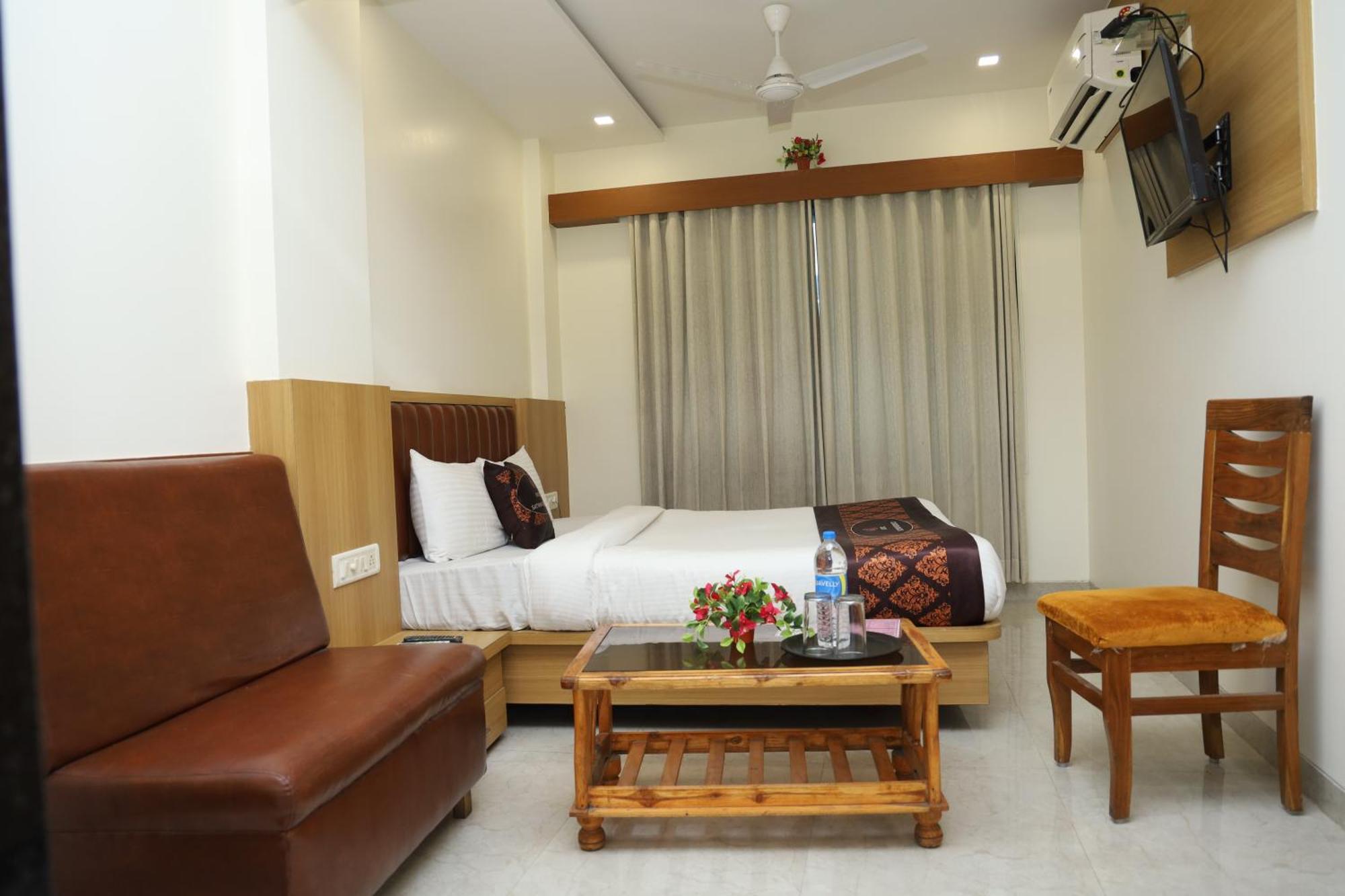 Hotel Satyam Residency Navi Mumbai Exterior foto