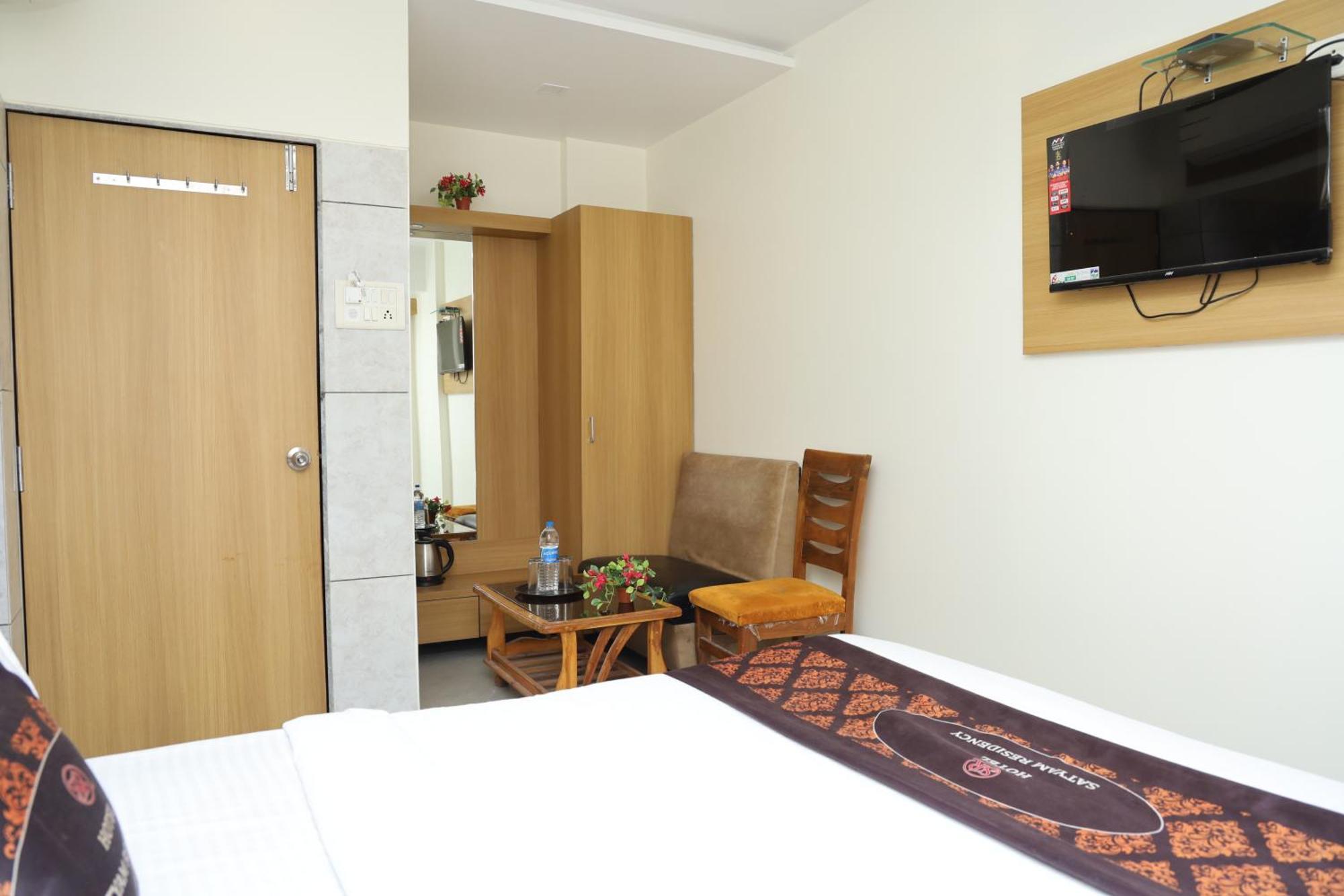 Hotel Satyam Residency Navi Mumbai Exterior foto